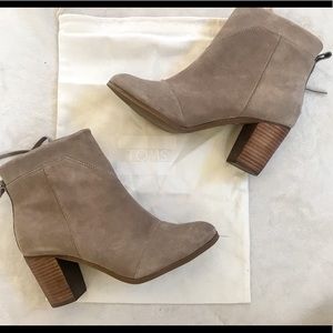 Toms🌟Lunata Taupe Suede Booties